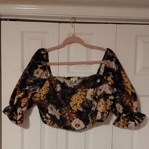 Women’s Black Floral Puff Sleeve Crop Top